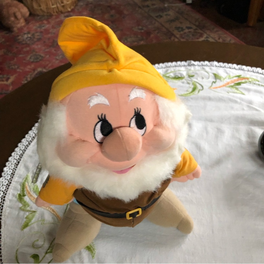 Vintage Disney on Ice Snow White and the Seven Dwarfs "Happy" Stuffed Toy. 13" - Picture 5 of 14